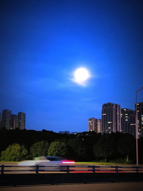 月亮视频_月亮视频夜景