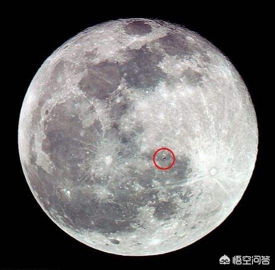 只要你在她站在地球的另一边看月亮_只要你在她站在地球的另一边看月亮歌词