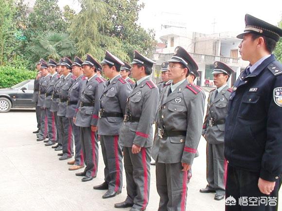 我是一个保安_我是一个保安 爱吃小熊饼干 工资只够早餐